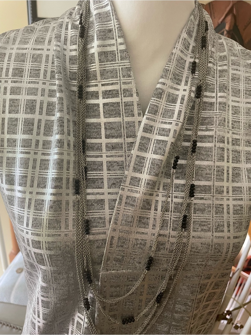 💥BYdesign Sleeveless Top in Metallic Plaid- NWT - Picture 6 of 11